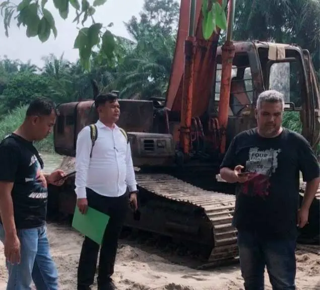 Unit IV Tipiter Satreskrim Polres Batu Bara Amankan 5 Orang Pelaku dan 2 Unit Excavator Galian C Liar ?