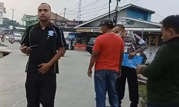 Pengendara Motor dan Mobil Coldesel Adu Banteng di Jalan Nasional Jasinga-Tenjo, Pemotor Alami Kritis Polres Bogor Langsung Olah TKP 