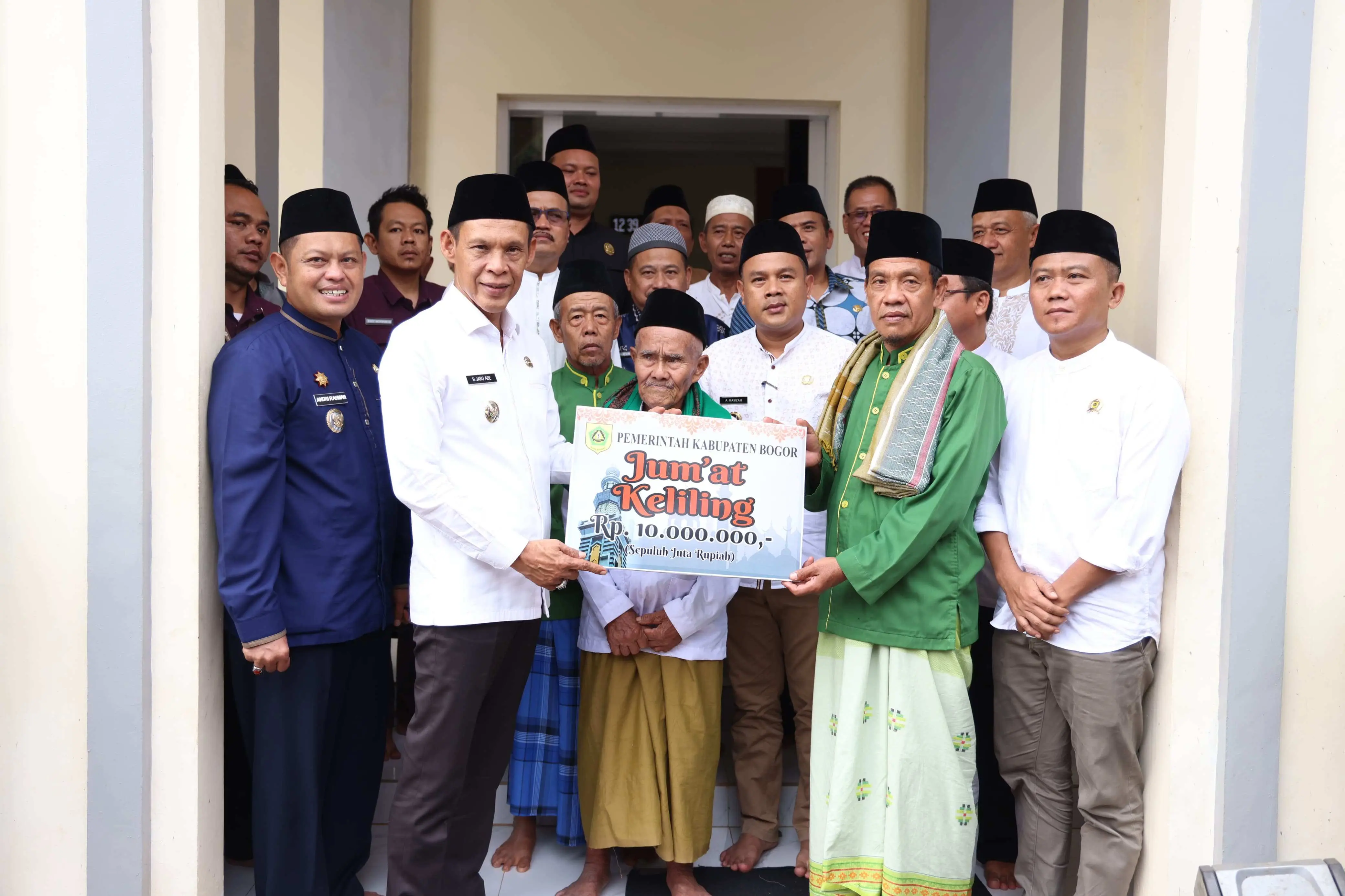 Jumling Di Jonggol, Jaro Ade Sampaikan Arahan Bupati dan Terima Aspirasi Warga