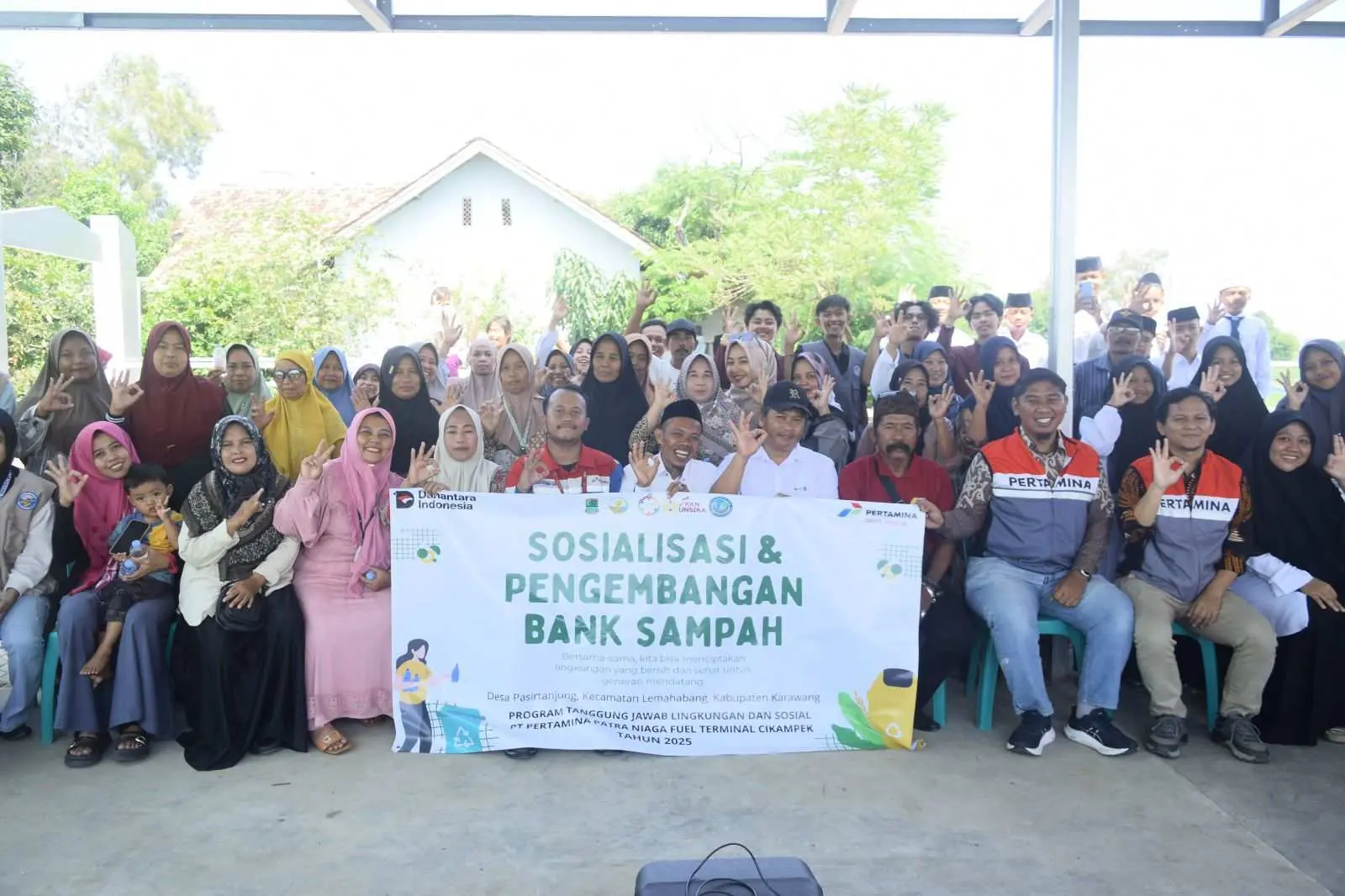 Pertamina Patra Niaga Gandeng Unsika dan Warga Pasirtanjung Wujudkan Desa Bebas Sampah