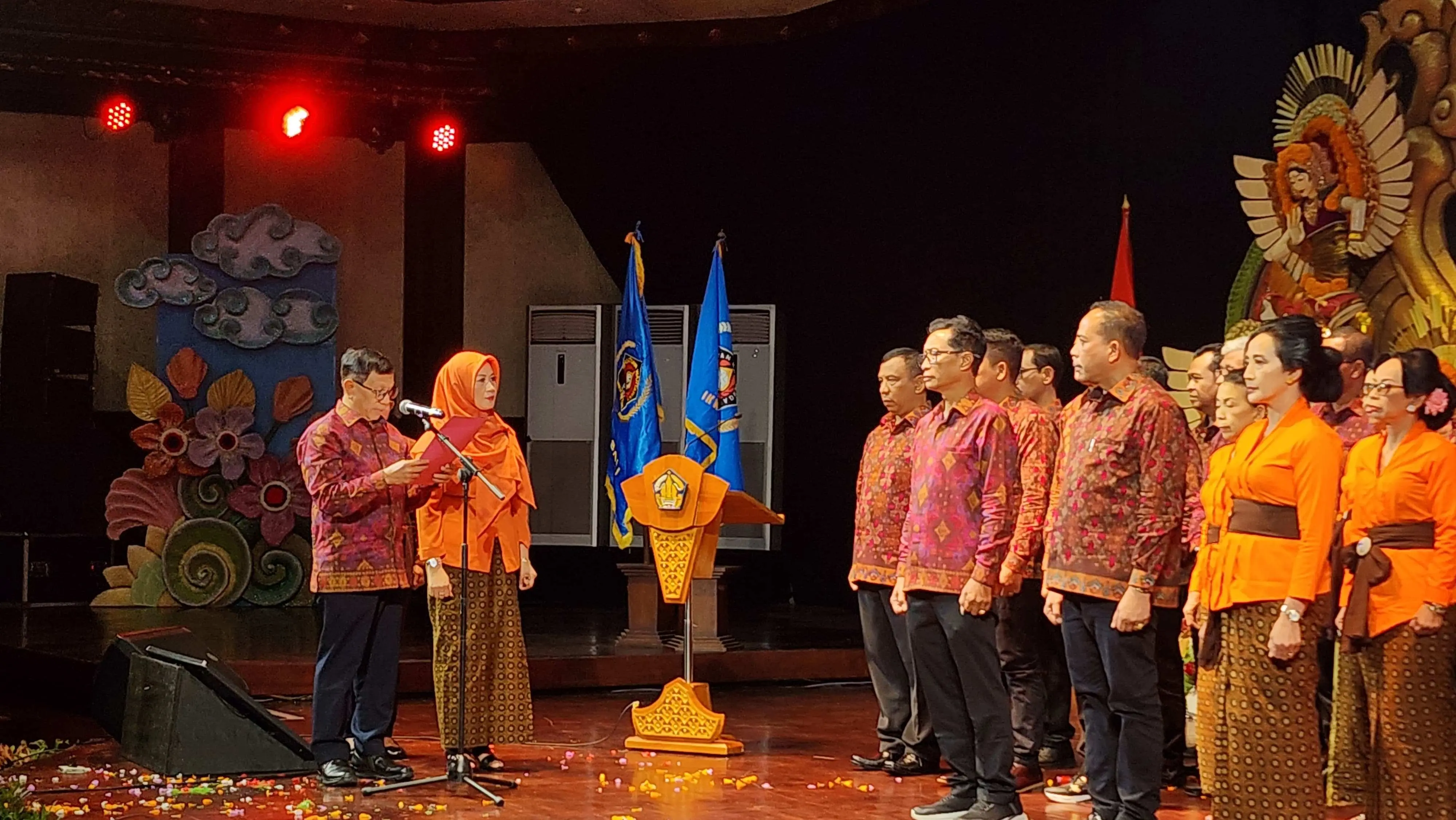 Pengurus Baru PWI Bali Dilantik, Dira Arsana Apresiasi Peran Pemerintah Jaga Kebebasan Pers, Wagub Sepakat Sekolah Jurnalistik