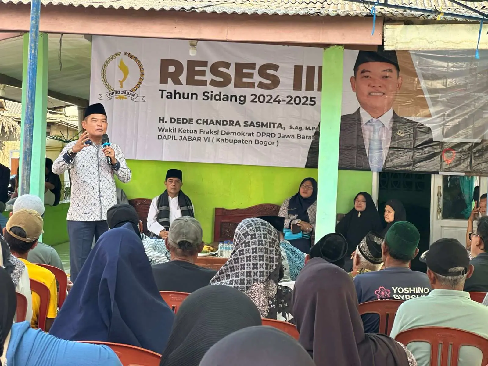 Decan Bebaskan Lahan Pemakaman Umum di Rumpin