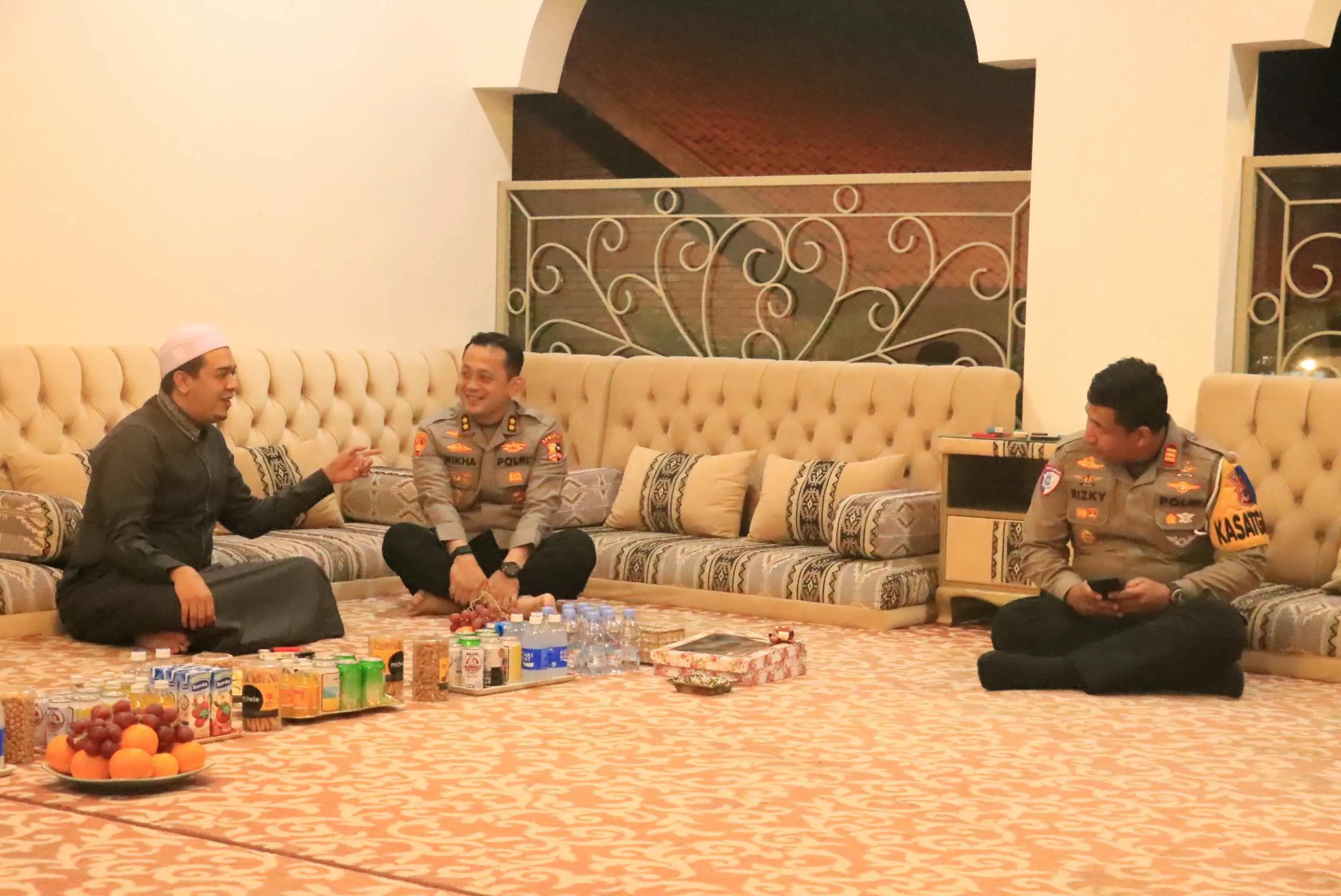 Kapolres Bogor AKBP.Wikha Ardilestanto SH S.I.K M.Si Bersilaturahmi ke Habib Nabil 