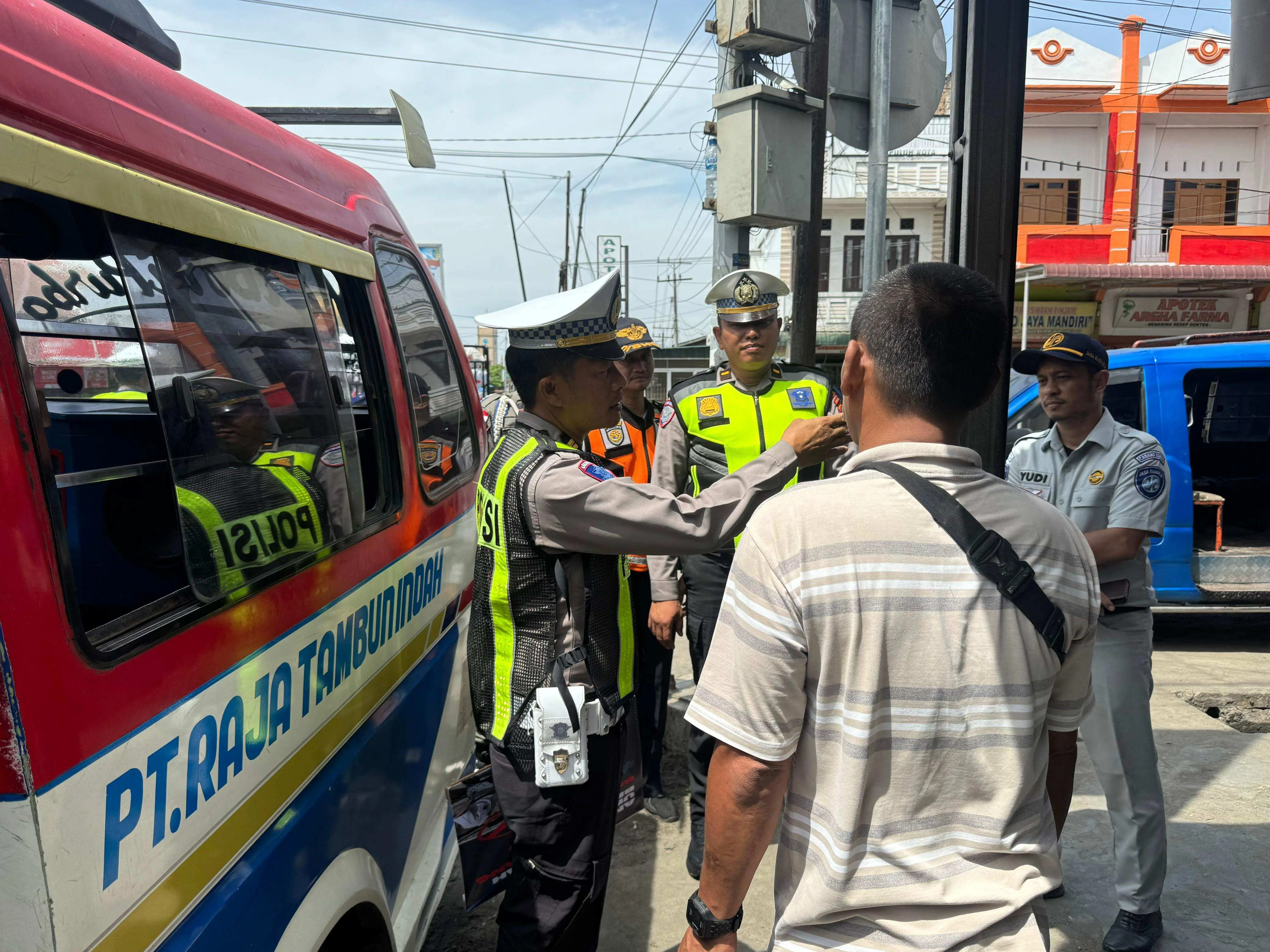 Satlantas Polres Batu Bara Gelar Sosialisasi Oprasi Patuh Toba 2025 Kepada Supir Angkot Dan Bentor
