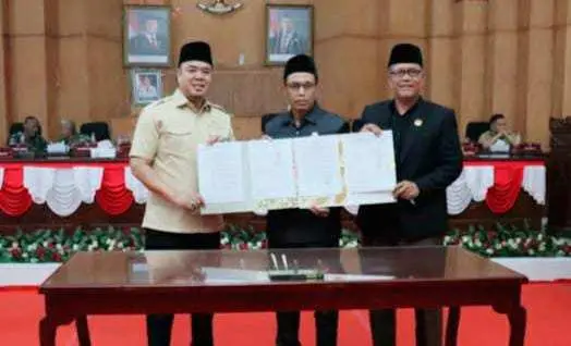 Rapat Paripurna DPRD Batu Bara Laporan Ranperda Pemberian Intensif Dan Kemudahan Investasi
