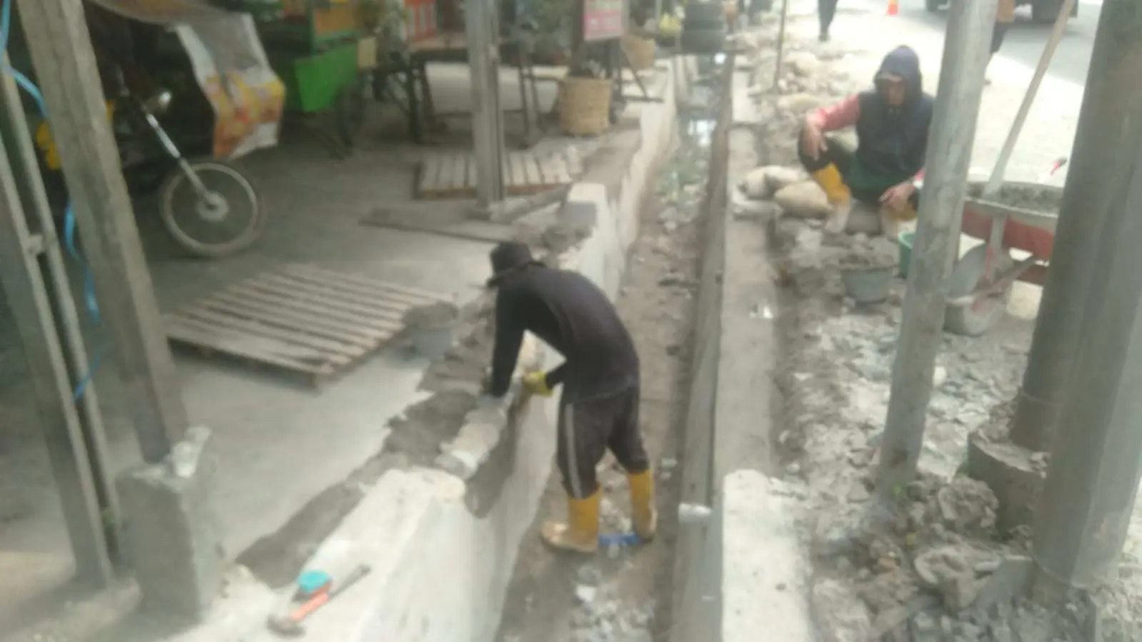 Proyek Draenasi Simpang Empat Lima Puluh Dibiayai Oleh Siluman Gundul ?
