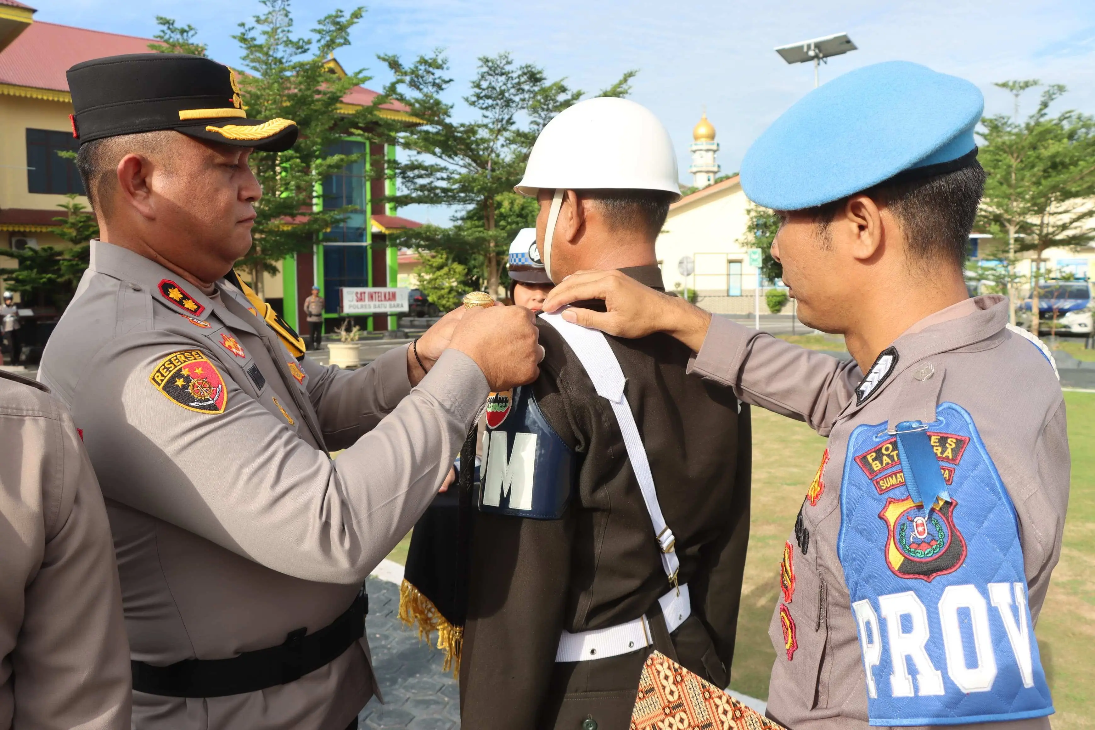 Kapolres Batu Bara AKBP Doly Nelson HH Nainggolan lakukan Inspeksi pasukan Ops Patuh Toba Tahun 2025