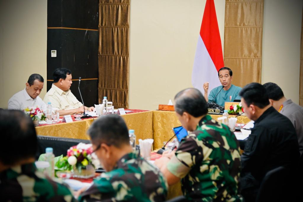 President Joko Widodo holds a restricted meeting of Papua Province security officers